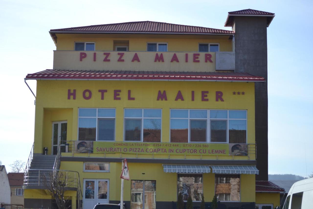 Hotel Maier Хунедоара Экстерьер фото